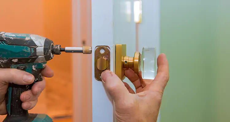 Broken Door Knob Fix in Cocoa, FL